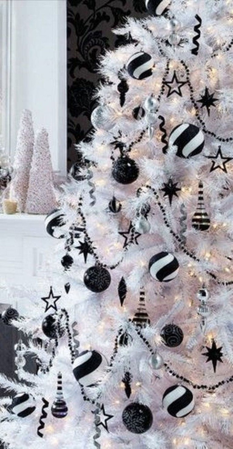 Stunning White Christmas Tree Ideas To Decorate Your Interior