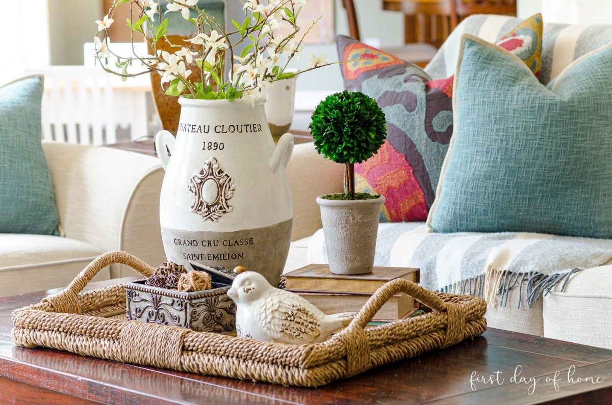 How to Create an Elegant Look with Coffee Table Decor